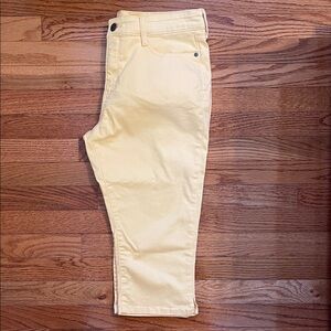 St. John’s Bay Golden Yellow Capri Jeans Sz 12P